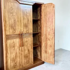 Tủ quần áo gỗ Hương Xám 3 cánh thuyền sóng lúc mở cửa cao cấp tại Đà Nẵng