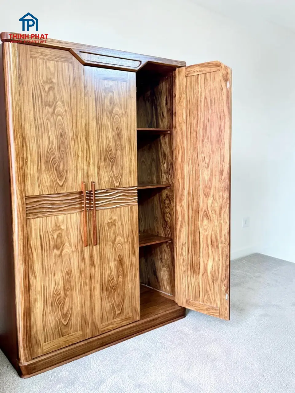 Tủ quần áo gỗ Hương Xám 3 cánh thuyền sóng lúc mở cửa cao cấp tại Đà Nẵng