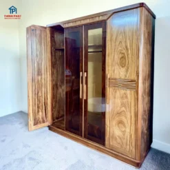 Tủ quần áo gỗ Hương Xám 4 cánh sóng kính lúc mở cửa tại Thịnh Phát Đà Nẵng