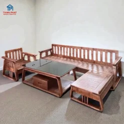 Sofa gỗ Sồi tân cổ điển với thiết kế hiện đại và vân gỗ tự nhiên tại showroom Thịnh Phát Đà Nẵng