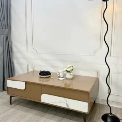 Ảnh chi tiết Bàn trà gương nâu phối trắng hai ngăn kéo cho khách xem dáng bàn và mặt bàn tại Nội Thất Thịnh Phát Đà Nẵng