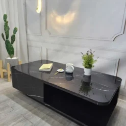 Thiết kế Bàn sofa hộc trơn đen bóng dáng bo góc nhìn trực diện, dễ so sánh với các mẫu cùng nhóm