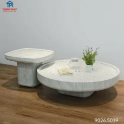 Bàn trà nấm đôi mặt đá trắng vân mây trong phối cảnh phòng khách sang trọng