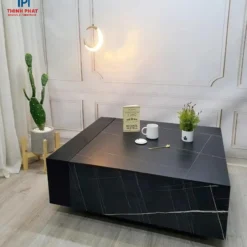 Bàn trà vuông đá đen vân trắng trong phối cảnh phòng khách hiện đại