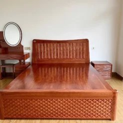 Giường gỗ Cẩm mẫu hộp mặt phản màu cánh dán tại nhà khàng hàng Thịnh Phát Đà Nẵng
