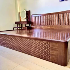Giường gỗ Cẩm mẫu hộp mặt phản màu óc chó ảnh góc phải tại nhà khàng hàng Đà Nẵng