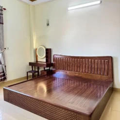 Giường gỗ Cẩm mẫu hộp mặt phản màu óc chó tại nhà khàng hàng Thịnh Phát