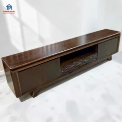 Kệ tivi gỗ Mun chân thuyền cánh gỗ đặc ảnh góc trái rất sang trọng tại Thịnh Phát Đà Nẵng.